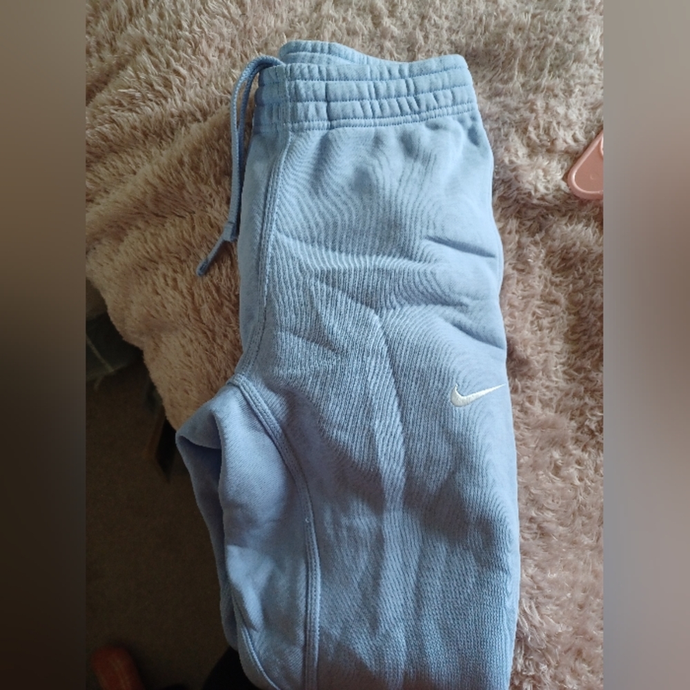 Nike woman's sweatpants